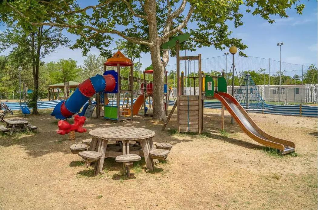 Vacanceselect Mobil Homes - Camping Pineta Sul Mare Camping Village Cesenatico Zewnętrze zdjęcie
