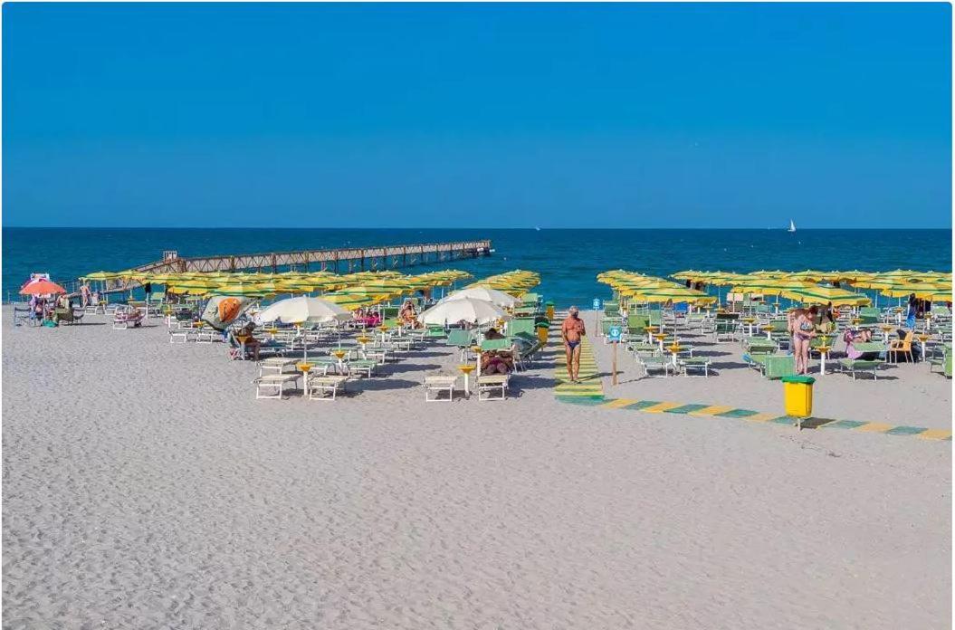 Vacanceselect Mobil Homes - Camping Pineta Sul Mare Camping Village Cesenatico Zewnętrze zdjęcie